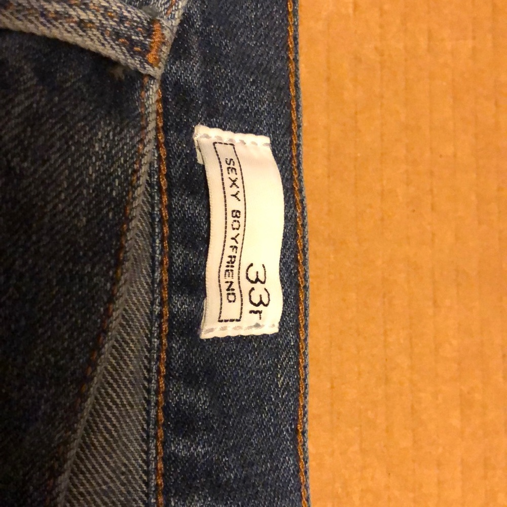 Gap jeans. Sexy boyfriend
